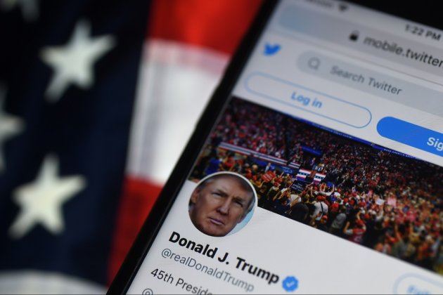 Faute de réelle alternative, les proches de Trump fulminent contre Twitter - sur Twitter