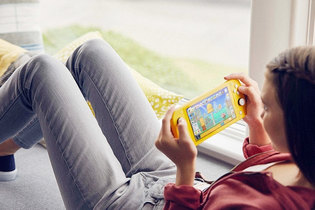 Cadeaux. Chaque jour, gagnez une Nintendo Switch lite avec Tendance Ouest !