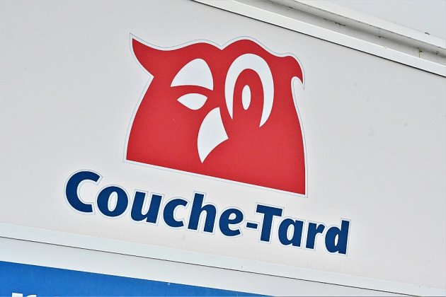 Après le "non" de Paris à un rapprochement, Couche-Tard et Carrefour étudient des "partenariats opérationnels"