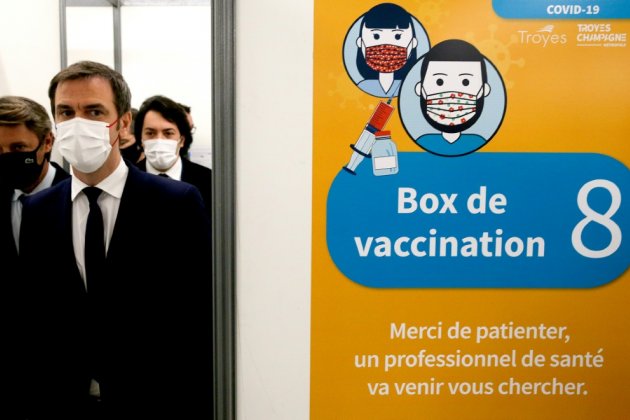 Covid-19: le million de vaccinés sera "largement" atteint d'ici fin janvier, assure Véran