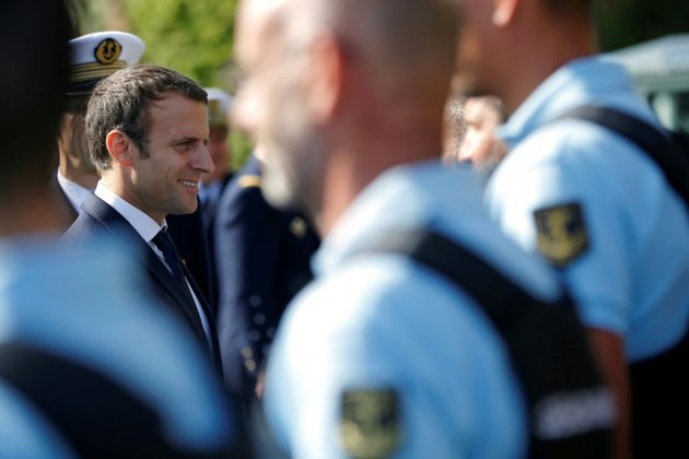 A Brest, Macron au contact de mousses pour ses voeux aux armées