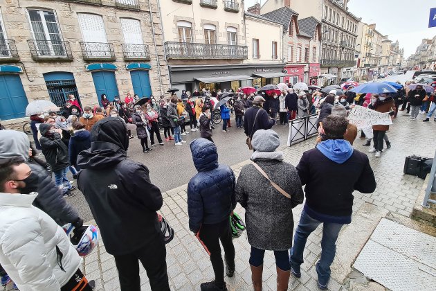 [Vidéo] Alençon. Près de 300 personnes rassemblées en hommage à Laura Tavarès