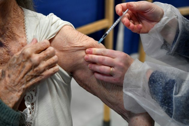 Vaccination Covid-19: 9 décès en France de personnes âgées et malades, pas de lien établi avec le vaccin