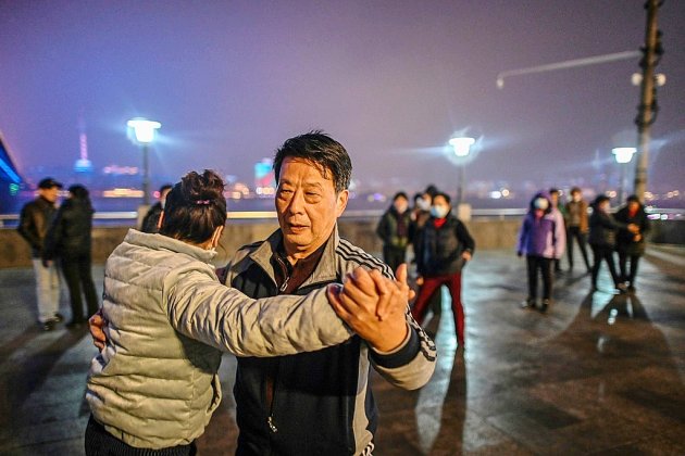 Virus: un an après le grand confinement de Wuhan, la pandémie plus forte que jamais