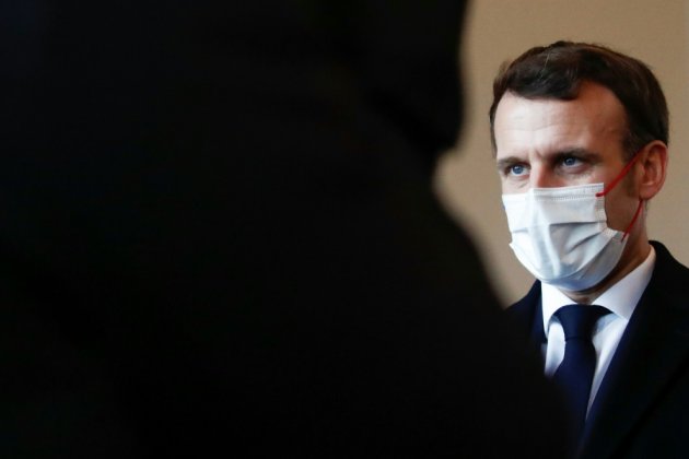 Macron s'engage à "agir" contre les violences sexuelles sur les enfants