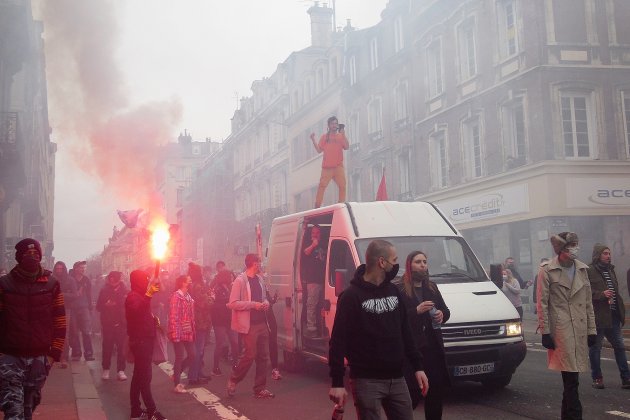 [Photos] Rouen. Ambiance teknival pour exiger le retrait de la loi de sécurité globale