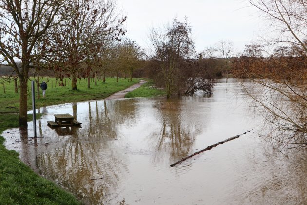 Près de Caen. Inondations : l'Orne en alerte, les aqua-barrières sont prêtes
