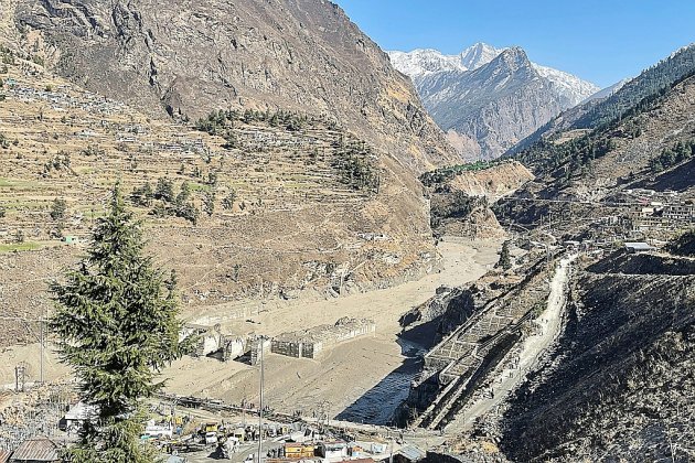 Rupture d'un glacier dans l'Himalaya: au moins trois morts et 200 disparus