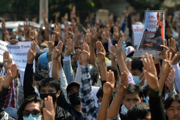 Birmanie: la pression augmente sur la junte, qui multiplie les arrestations