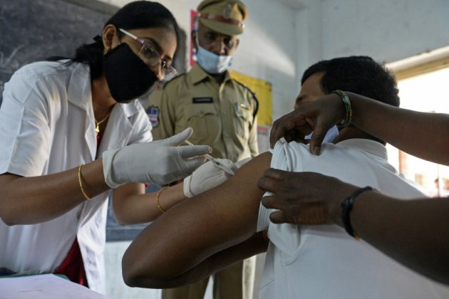 Covid-19: pas de fin à la pandémie sans un accès équitable à la vaccination, selon des experts
