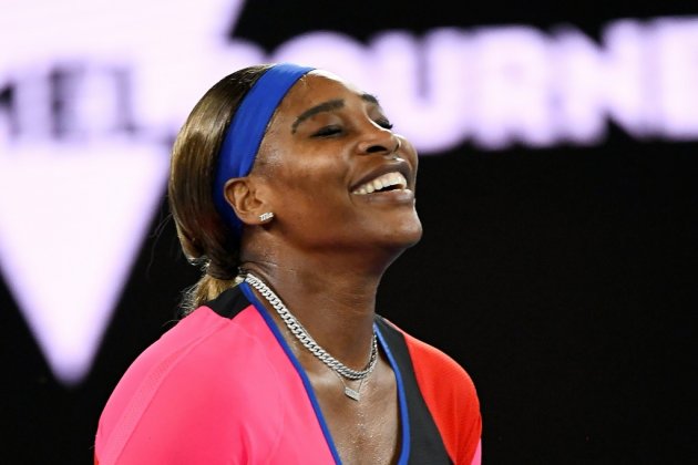 Open d'Australie: Serena Williams bat Halep et rejoint Osaka en demi-finales