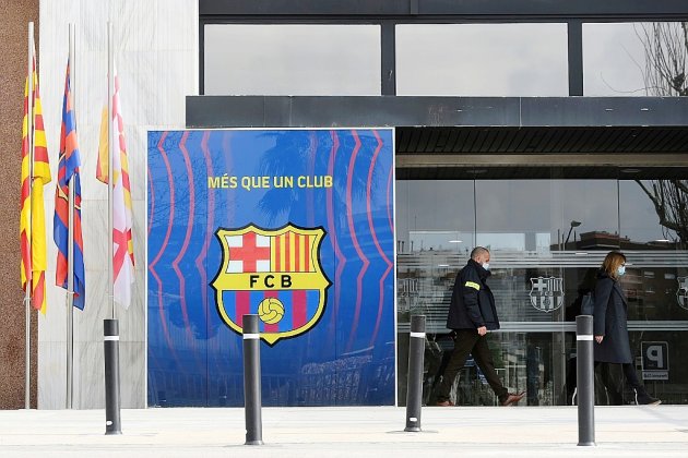 Foot: perquisitions et interpellations au FC Barcelone