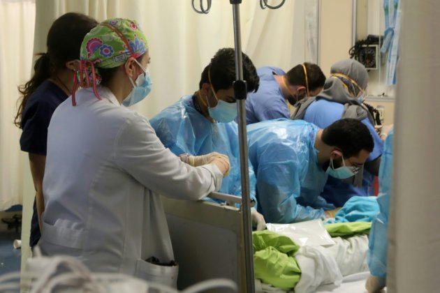 Face à l'effondrement du Liban, l'exode douloureux des médecins