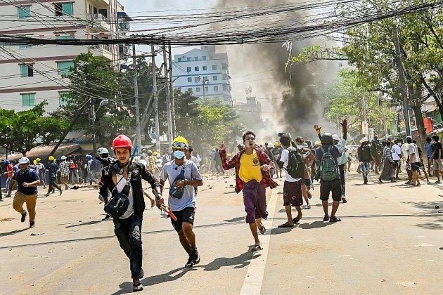 Birmanie: les manifestants pro-démocratie se battront "jusqu'au bout" contre la junte