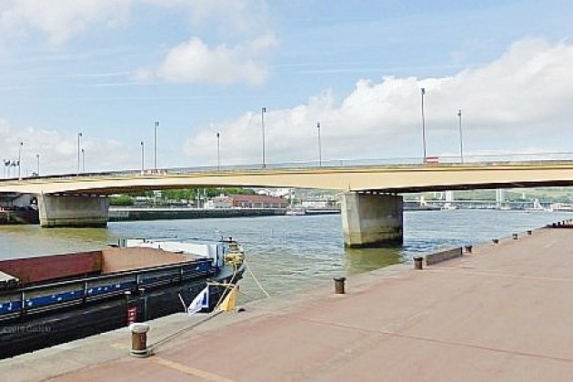 Rouen. Une femme de 60 ans saute d'un pont dans la Seine