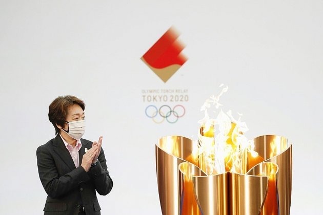 Le relais de la flamme olympique lance le compte à rebours des JO retardés de Tokyo