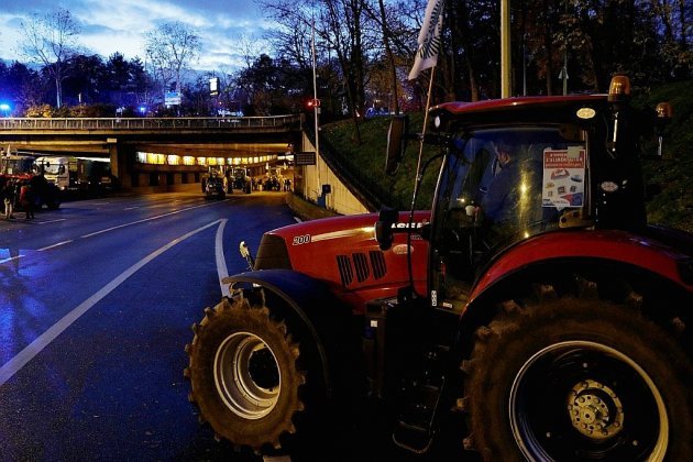 Contre la future PAC, opérations escargots et blocages par des tracteurs en Ile-de-France vendredi