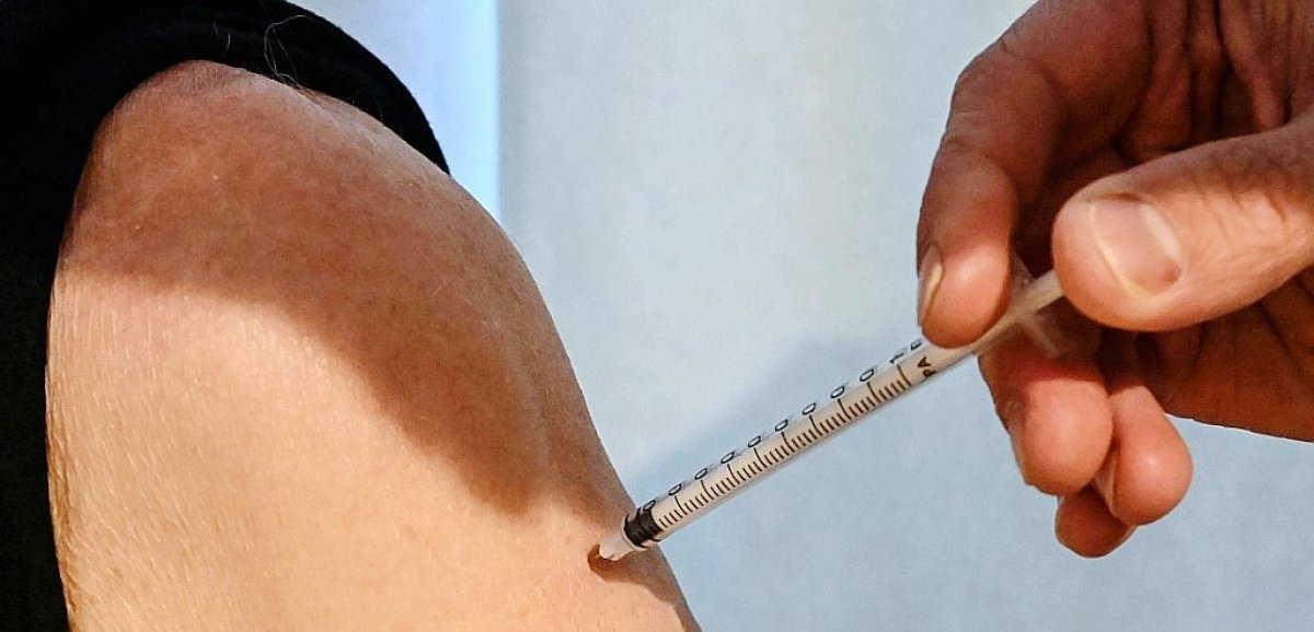 Covid-19 : Le gouvernement veut vacciner plus pour rouvrir mieux