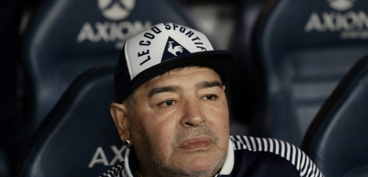Argentine: Maradona a agonisé, "abandonné à son sort" selon des experts médicaux