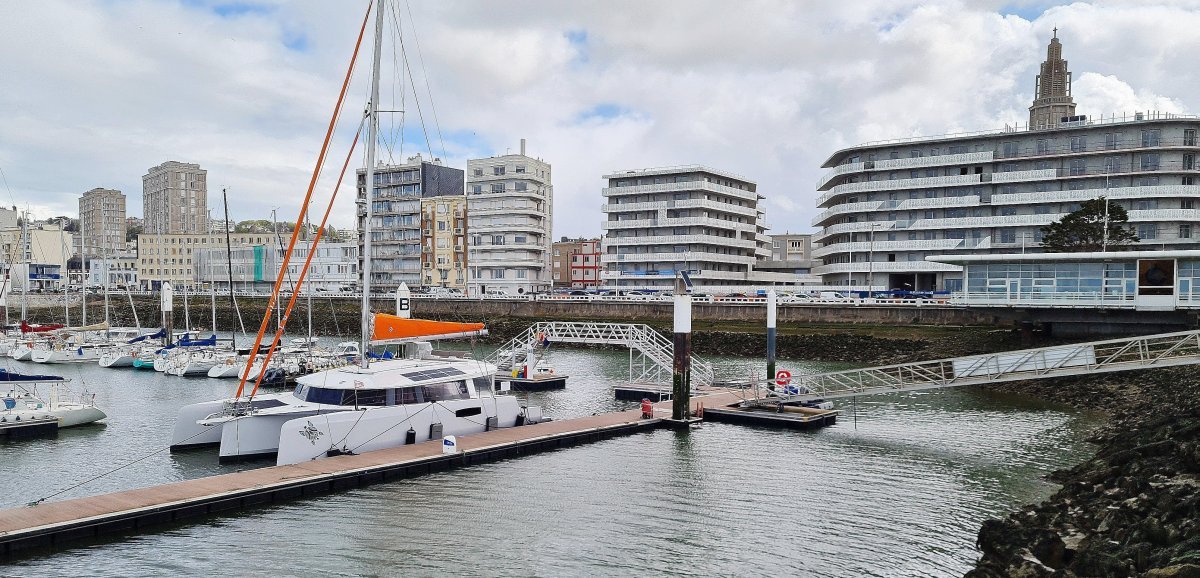 [Photos] Le Havre. Un voilier plus écolo en démonstration au port