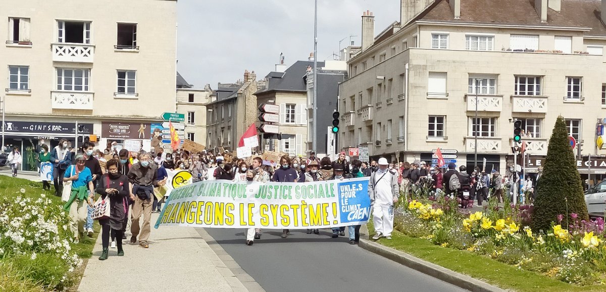 [Photos] Marche pour le climat. 500 personnes lors du rassemblement en centre-ville de Caen