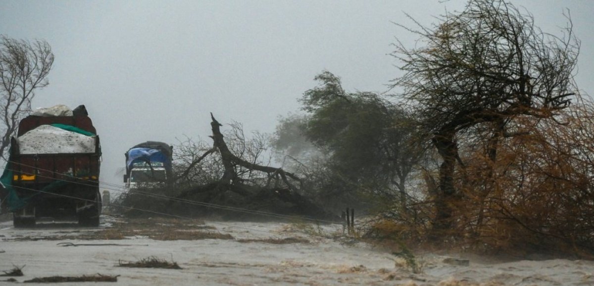 Inde: Tauktae rétrogradé en tempête cyclonique, a fait au moins 20 morts