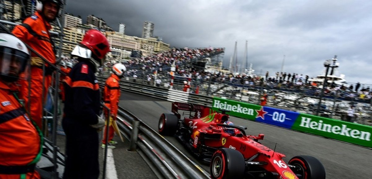 F1: Charles Leclerc en pole position de "son" Grand Prix à Monaco mais sa Ferrari accidentée