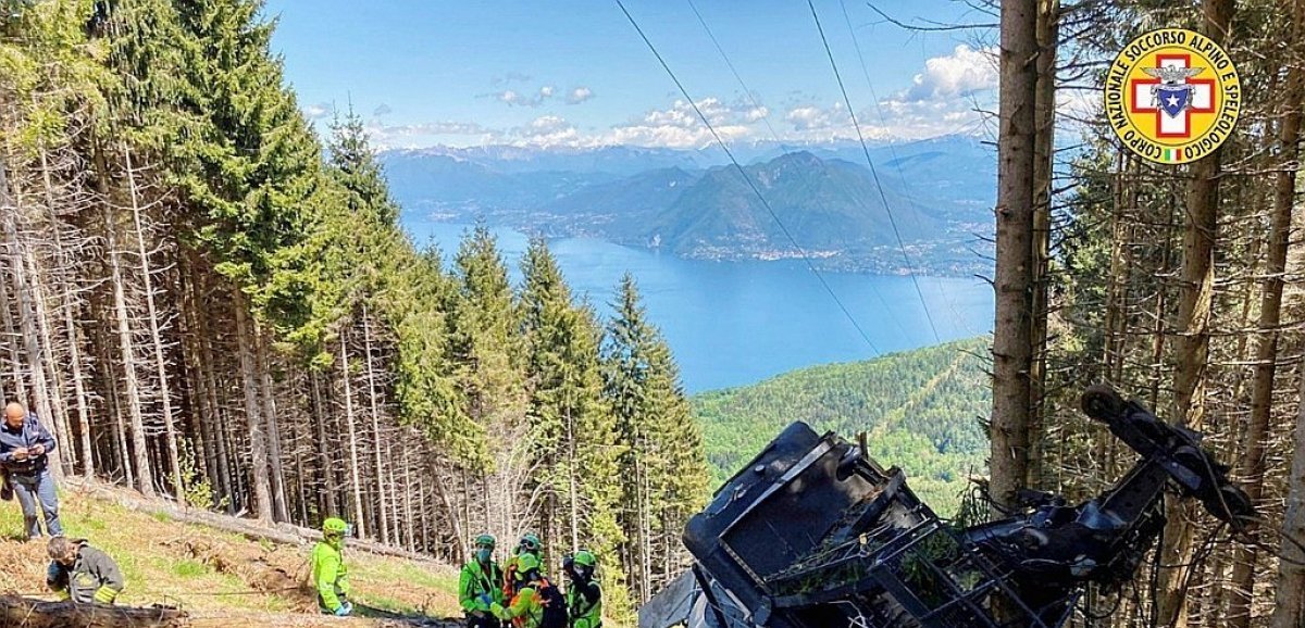 Italie: douze morts dans la chute d'un téléphérique au bord du lac Majeur