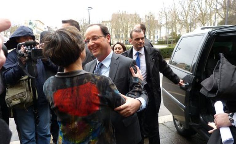 A Rouen, François Hollande largement en tête devant Nicolas Sarkozy