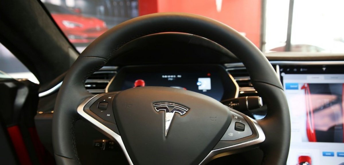 Se promener dans une Tesla sans conducteur ? Déjà un jeu d'enfant sur Youtube et Tiktok