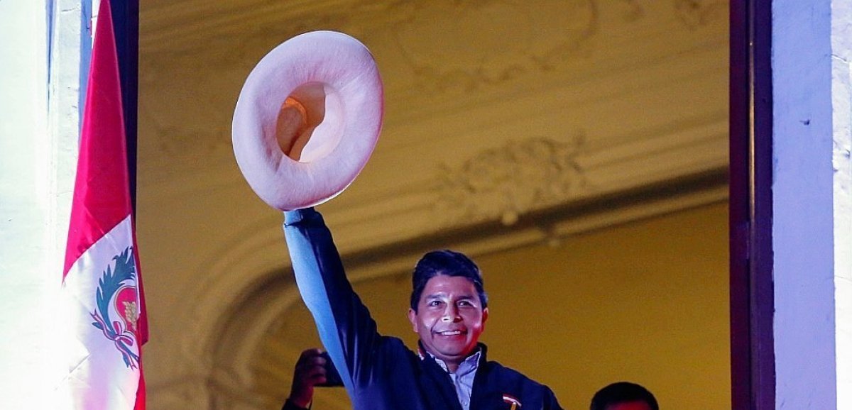 Présidentielle au Pérou: le président en exercice appelle au calme