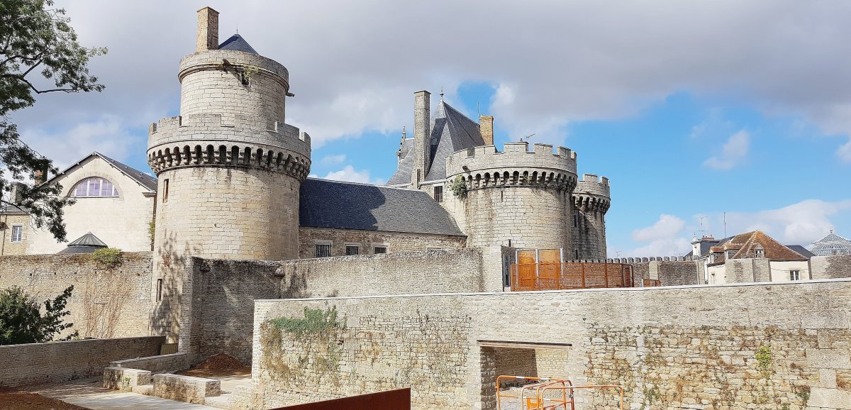 Orne. Château des Ducs d'Alençon, de la prison au parc urbain
