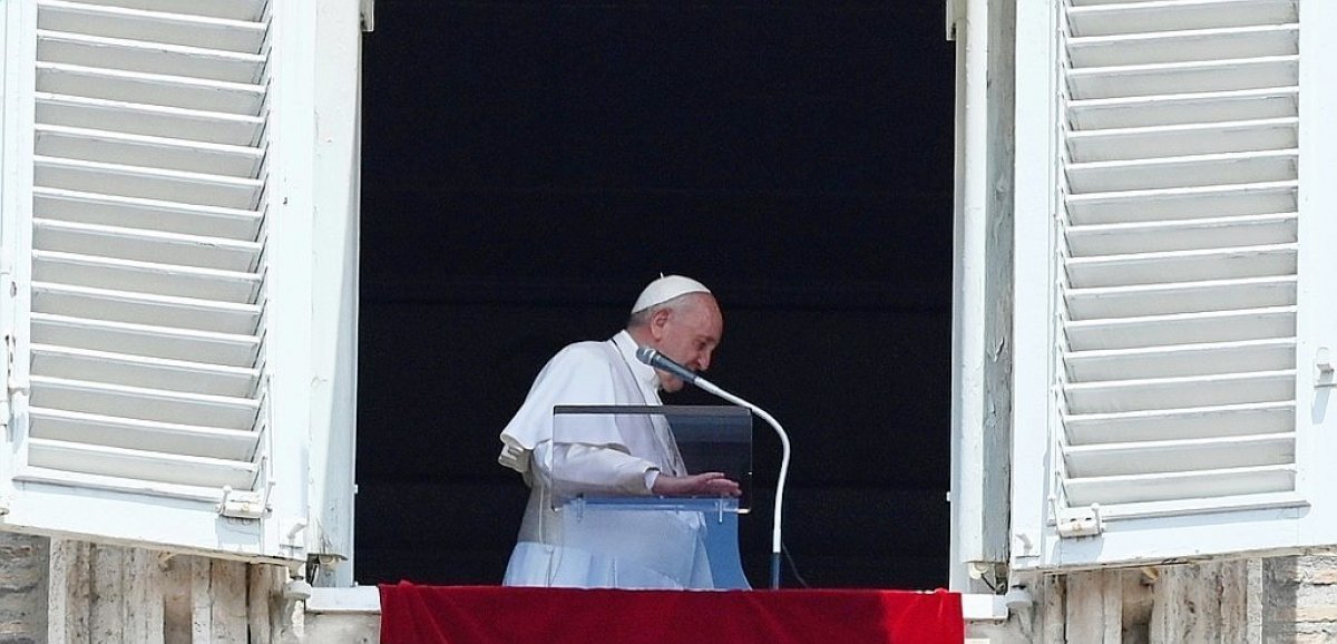 Le pape François, 84 ans, opéré d'une inflammation du colon