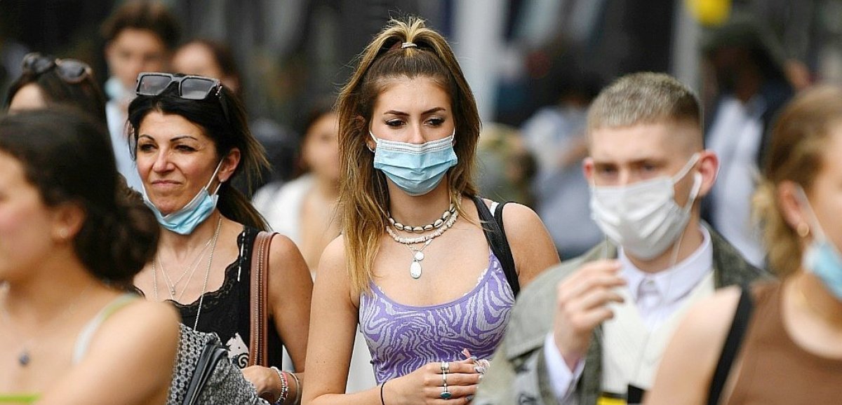 Covid-19 : l'Angleterre va enlever le masque, record de contaminations en Afrique
