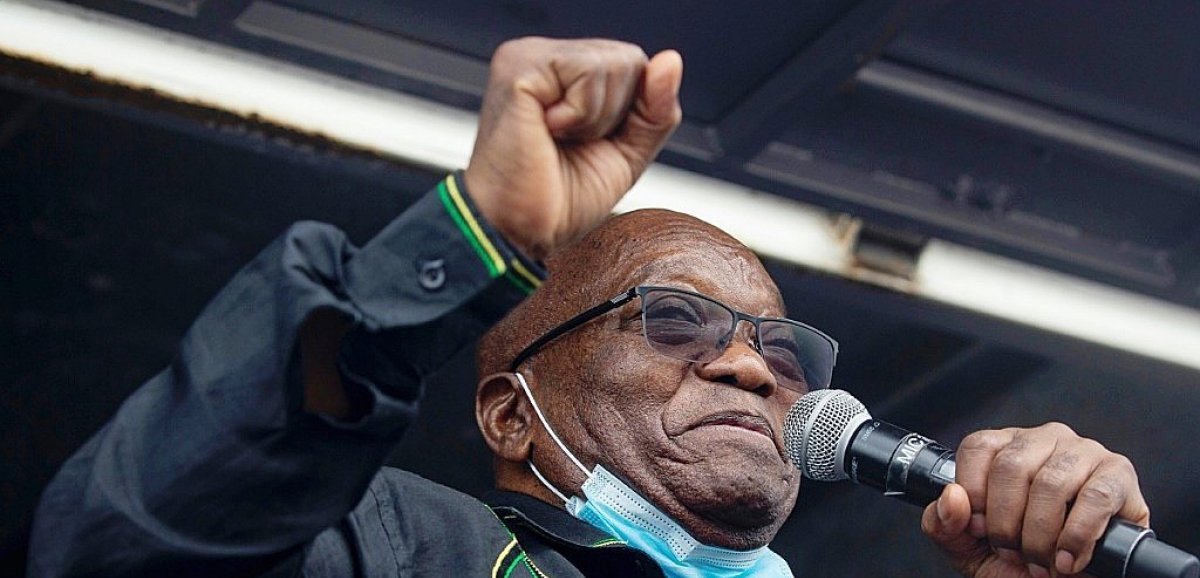 L'ex président sud-africain Jacob Zuma se constitue prisonnier