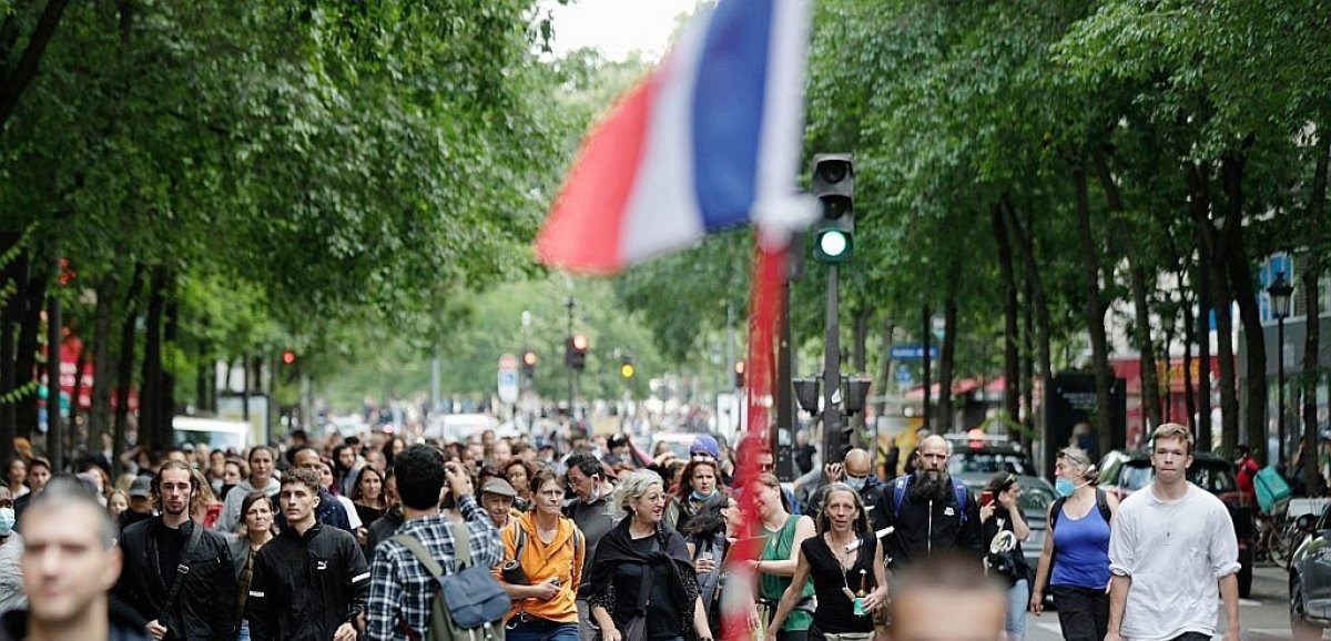 Des milliers de personnes dans la rue le 14 juillet contre le pass sanitaire
