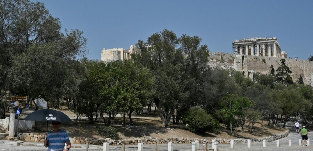 A Athènes, les touristes refoulés de l'Acropole pour cause de canicule exceptionnelle