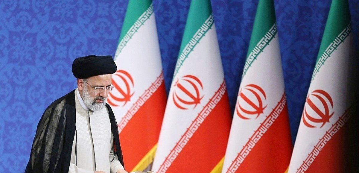 Iran: l'ultraconserverteur Ebrahim Raïssi intronisé président