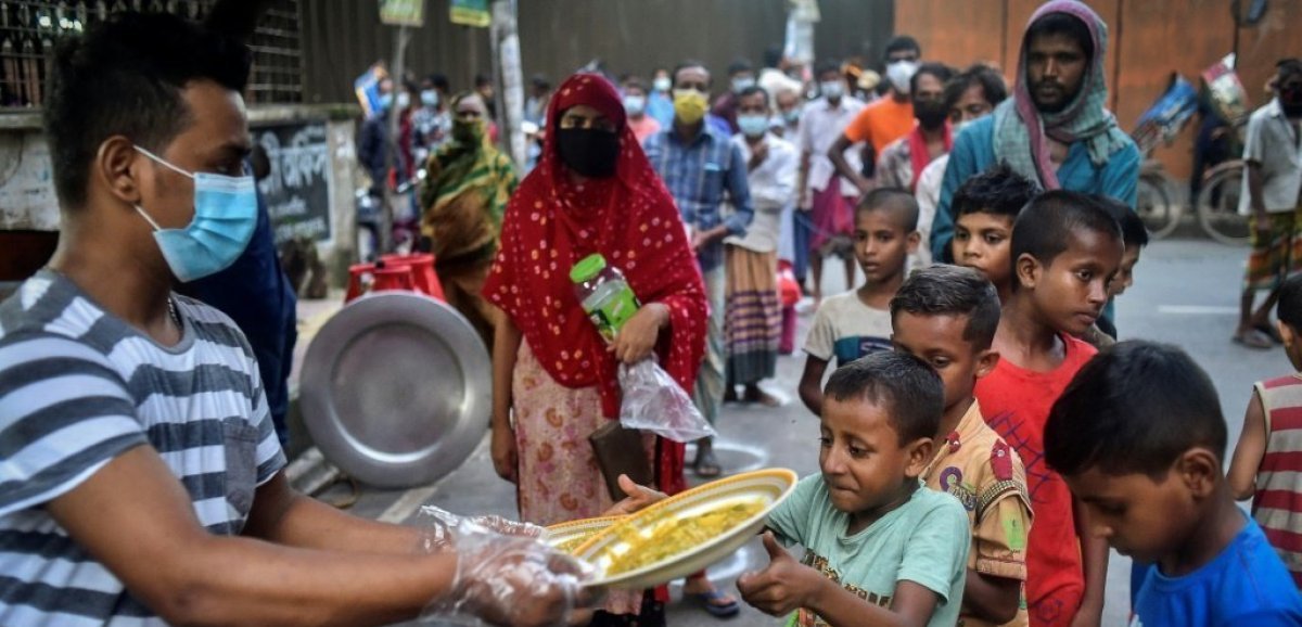 Pandémie au Bangladesh: les cantines gratuites se raréfient, mais pas les affamés