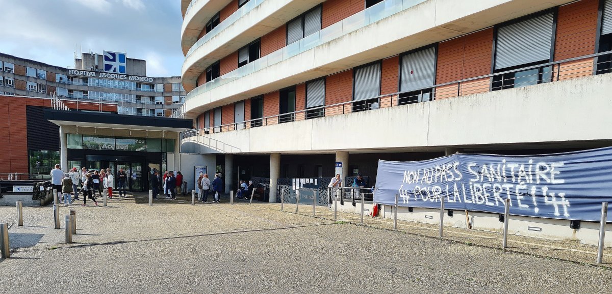 Le Havre. Mobilisation anti-pass sanitaire devant Monod