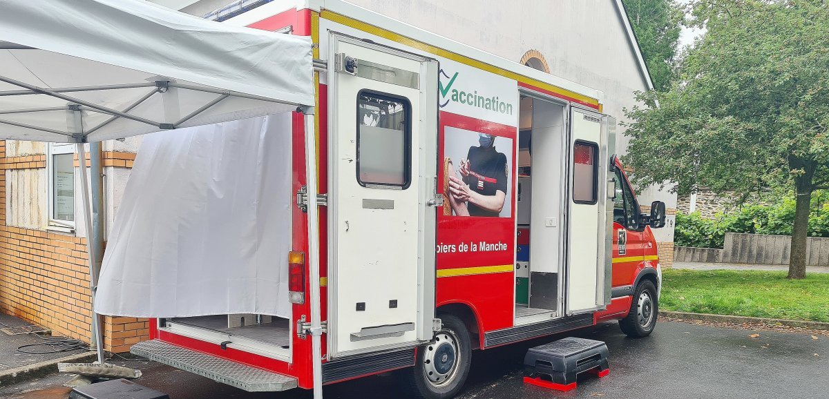 Manche. Les sapeurs-pompiers aménagent un centre de vaccination mobile