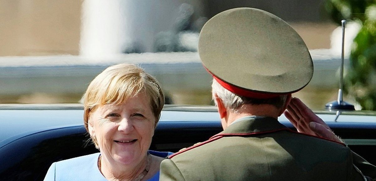 En visite d'adieu à Moscou, Merkel plaide pour le dialogue avec Poutine