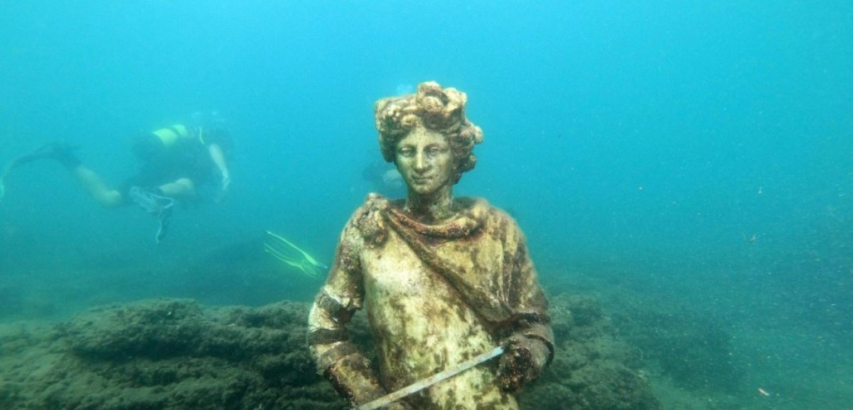 Près de Naples, plongée sous-marine dans les villas de riches Romains