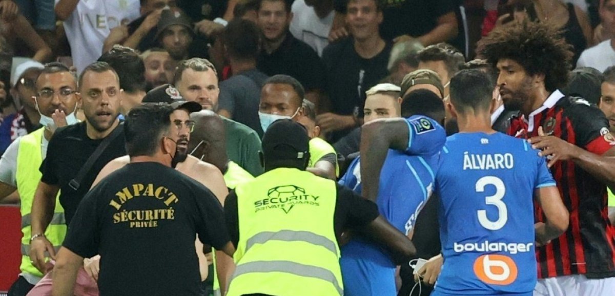 Foot/L1: le match Nice-Marseille interrompu après l'envahissement du terrain par des supporters