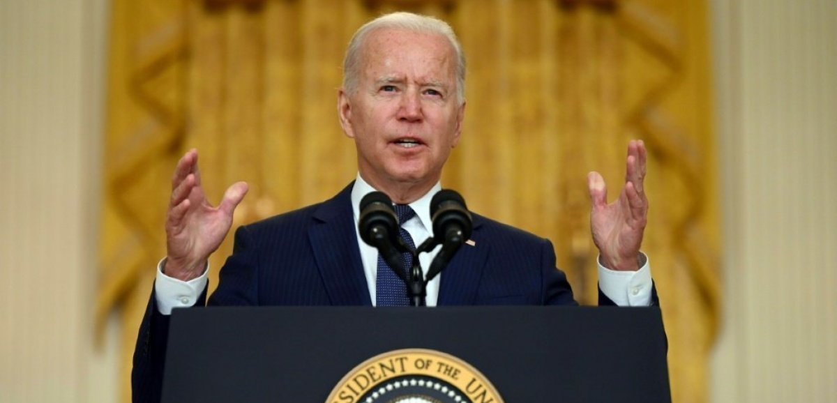 Attaque à Kaboul: Biden promet des représailles, confirme le retrait au 31 août