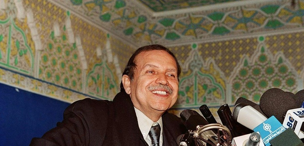 Bouteflika, un accro du pouvoir finalement chassé par la rue
