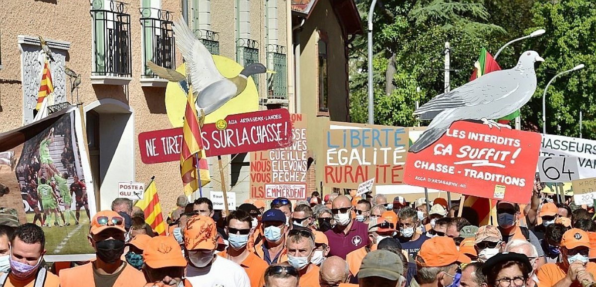 A Mont-de-Marsan, des milliers de manifestants contre l'interdiction de chasses traditionnelles