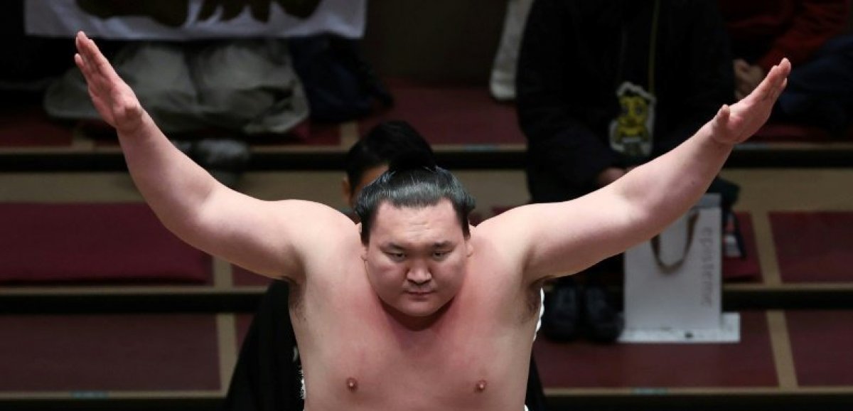 Japon: Hakuho, le plus grand champion de l'histoire du sumo, prend sa retraite