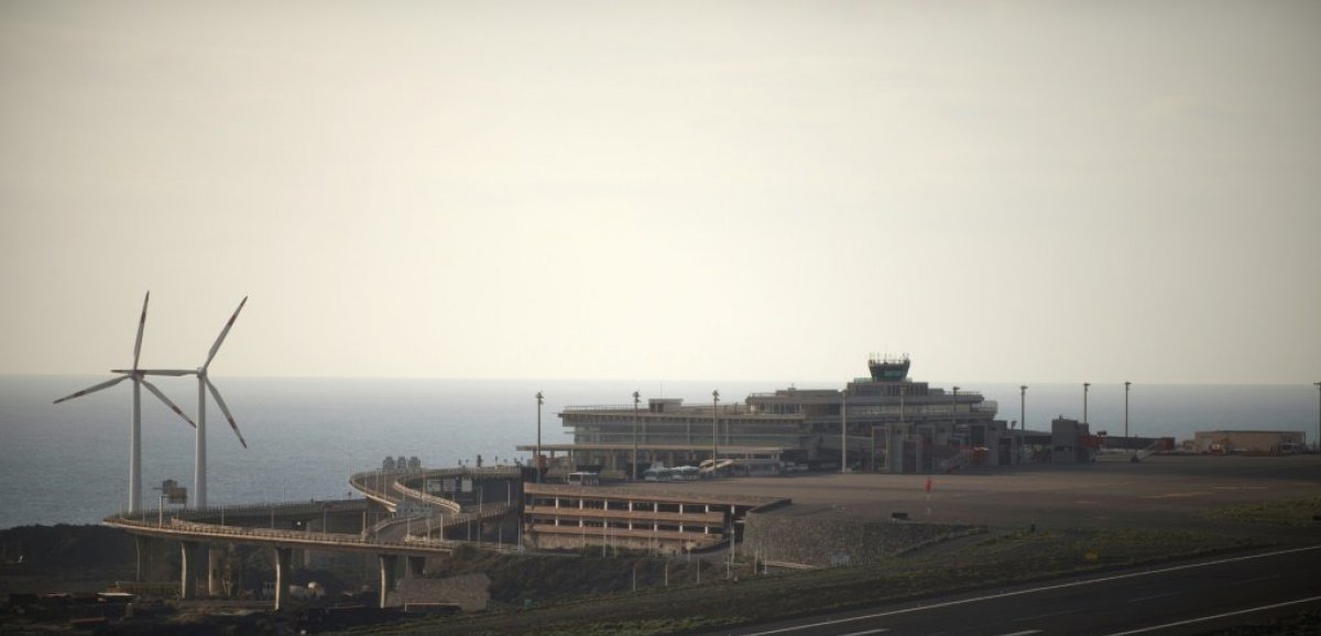 Eruption à La Palma: les cendres obligent de nouveau à fermer l'aéroport