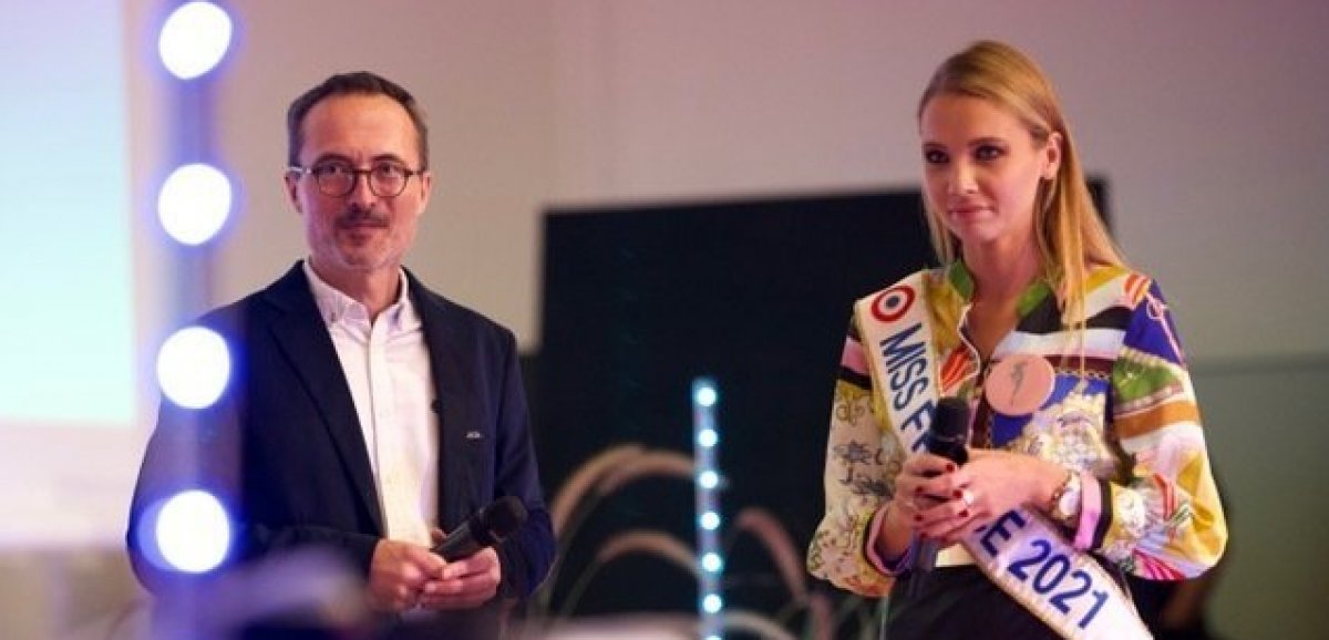 Miss France 2021. Amandine Petit présente lors des Trophées du service à la personne à Rouen